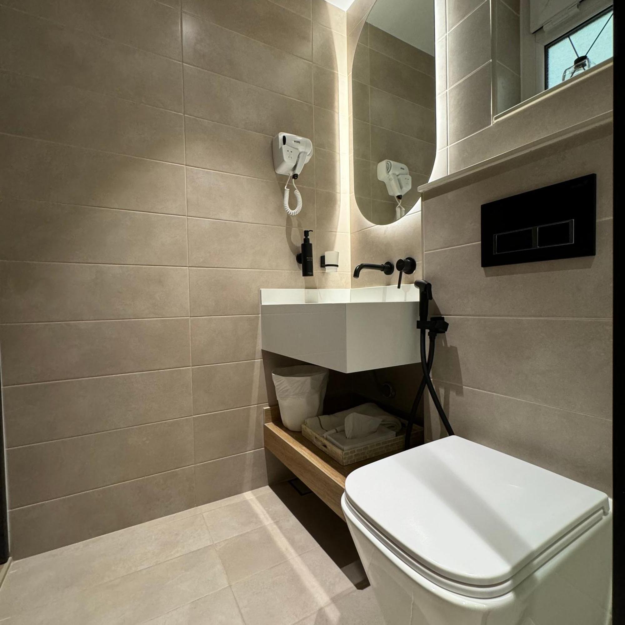 ניזווא The Elegance Rooms מראה חיצוני תמונה